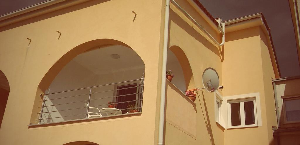 Apartment Valentina Klenovica Exterior foto